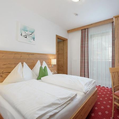 Pension Haus Am Dorfplatz Flachau Exterior photo