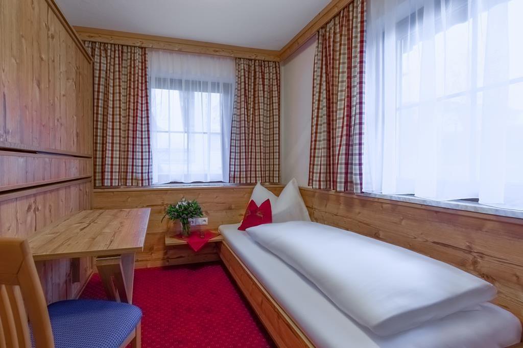 Pension Haus Am Dorfplatz Flachau Exterior photo