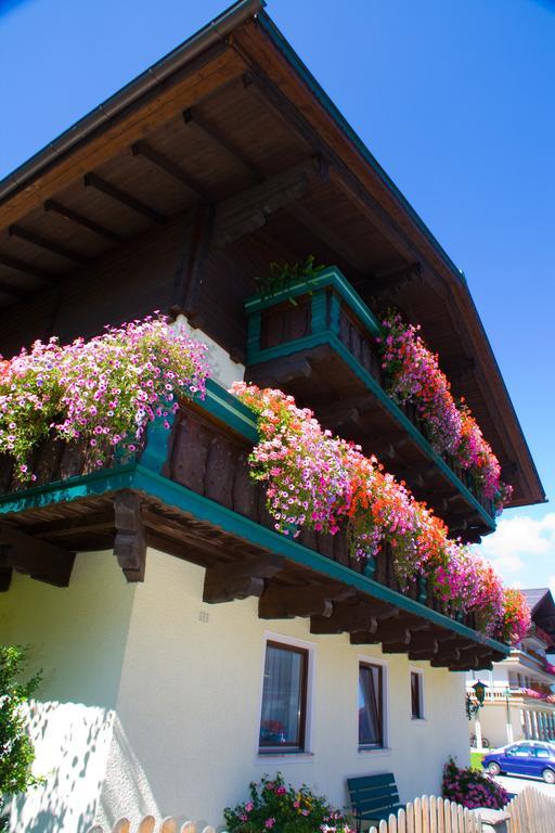 Pension Haus Am Dorfplatz Flachau Exterior photo