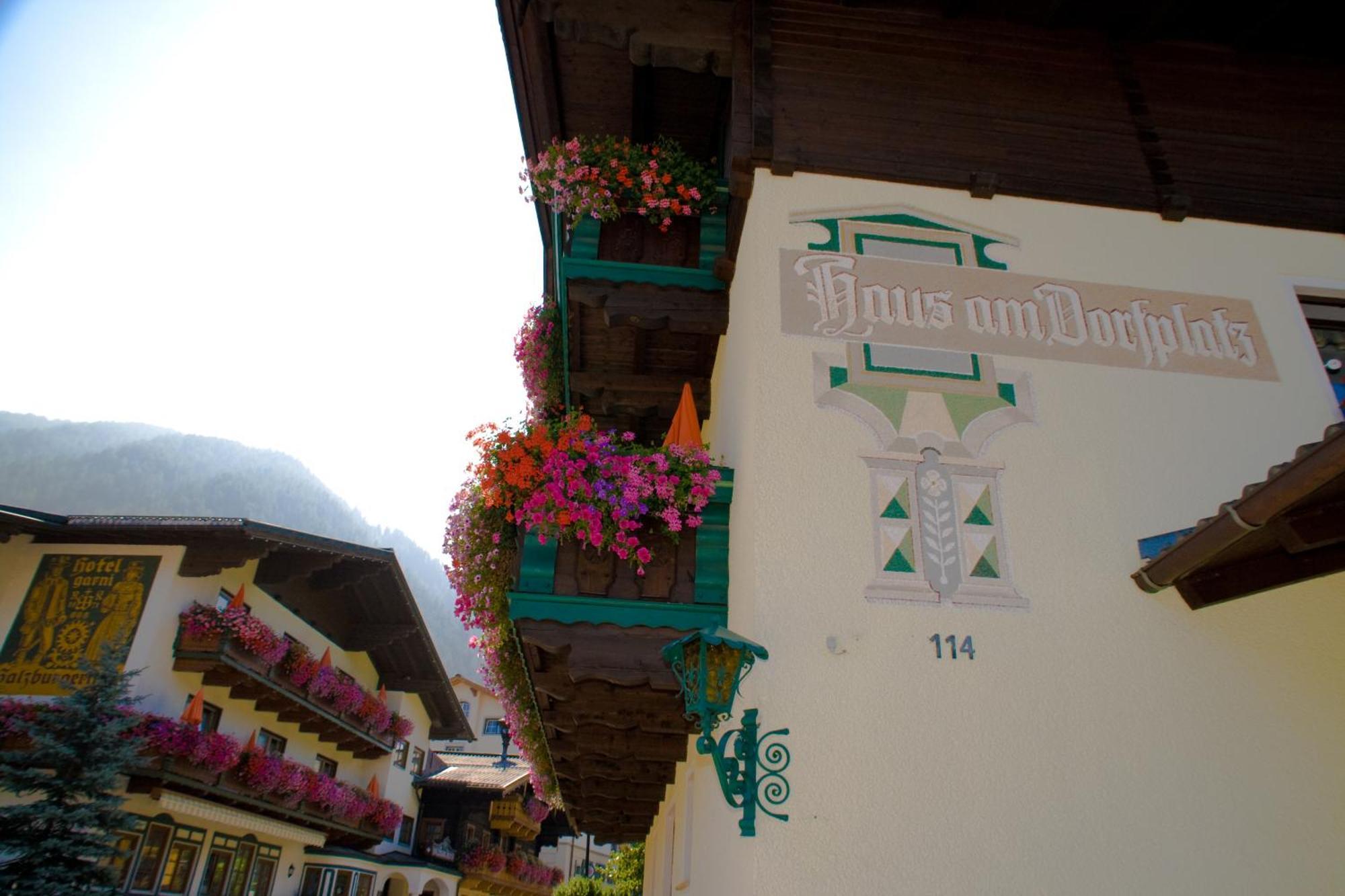 Pension Haus Am Dorfplatz Flachau Exterior photo