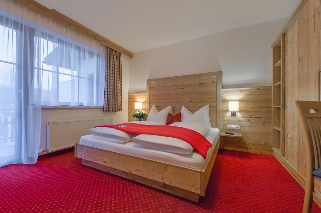 Pension Haus Am Dorfplatz Flachau Room photo