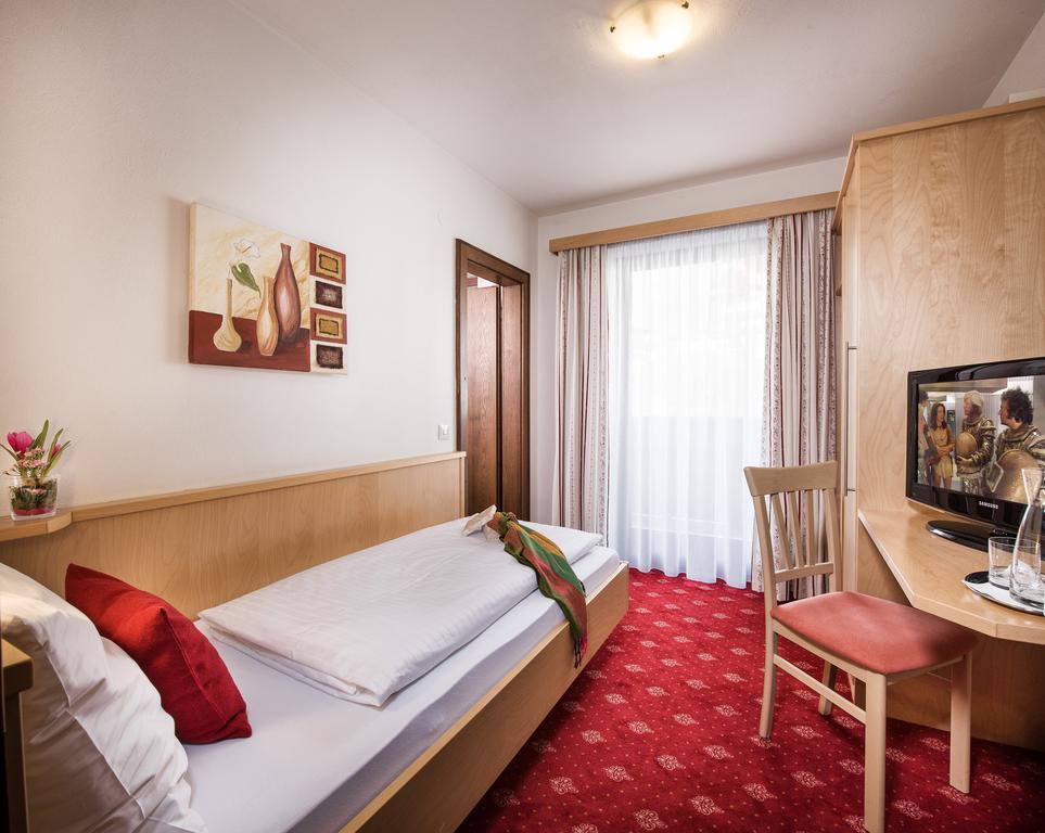 Pension Haus Am Dorfplatz Flachau Room photo