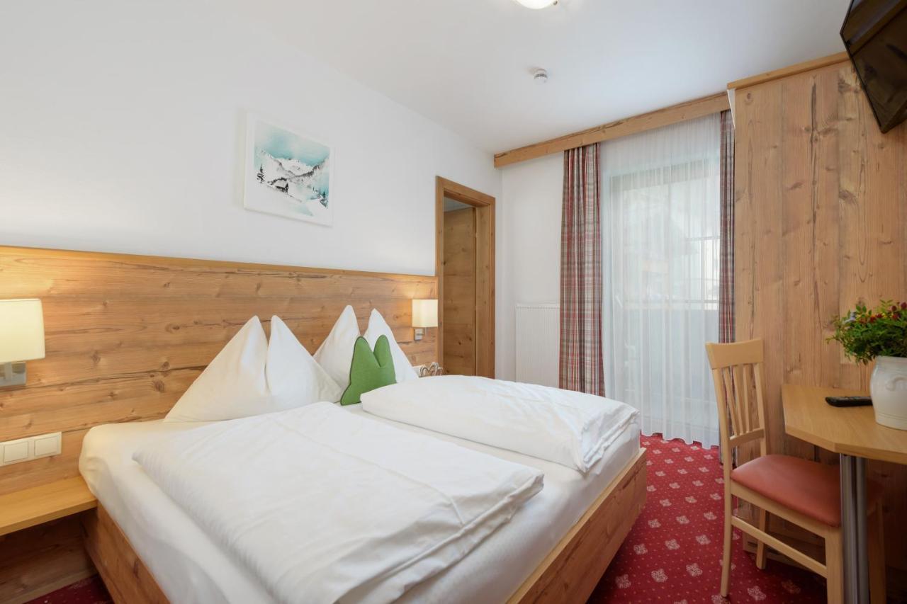 Pension Haus Am Dorfplatz Flachau Exterior photo
